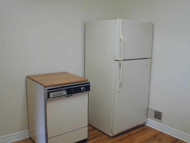 Building Photo - House For Lease