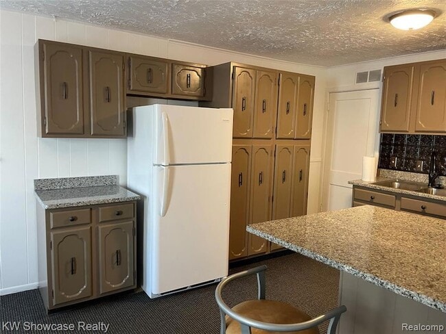 Building Photo - 4335 Territorial Rd