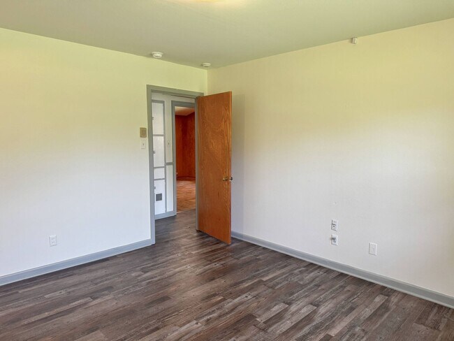Building Photo - Charming 4 Bed 2 Bath Home in Morningside!