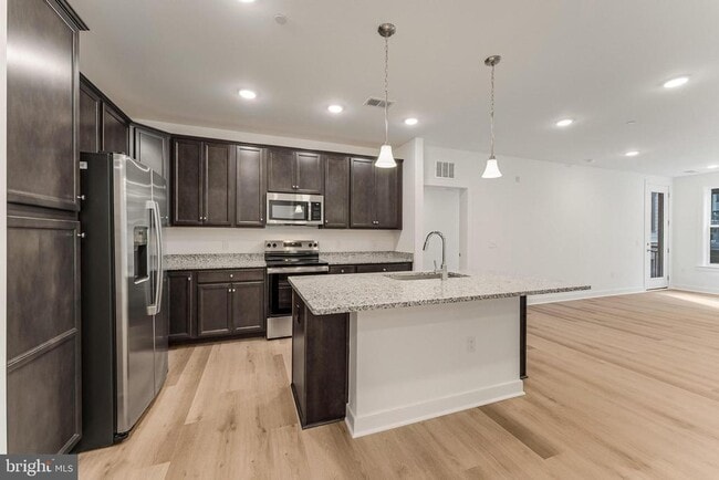 Building Photo - 21731 Dovekie Ter