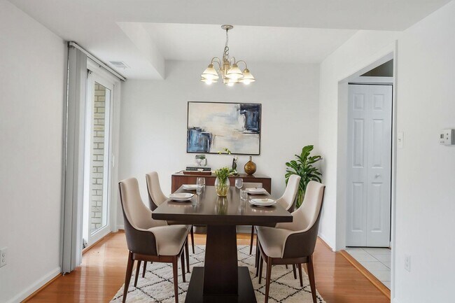 Building Photo - 5578 Burnside Dr