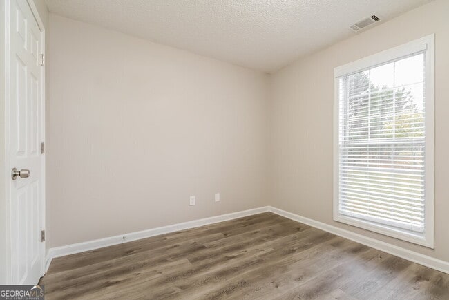 Building Photo - 1204 Genelle Ct