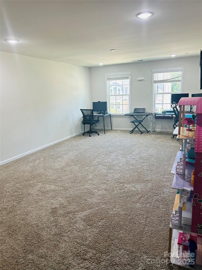 Building Photo - 3135 Cheyney Park Dr