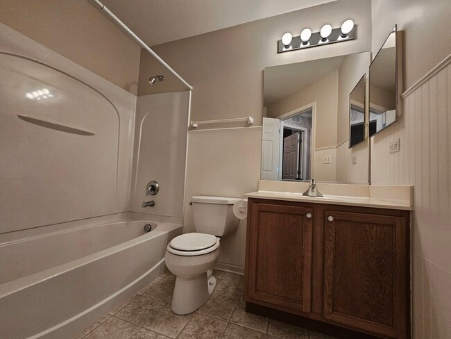 Building Photo - 504 Lancaster Dr