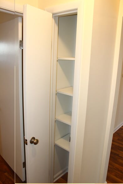 Building Photo - 14455 Jefferson Ave