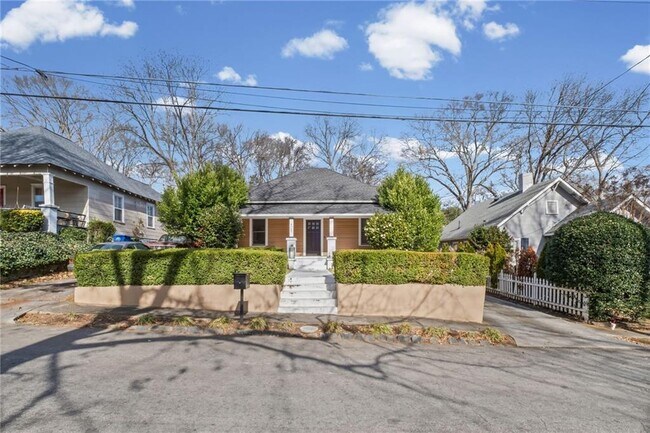 Building Photo - 805 Antone St NW