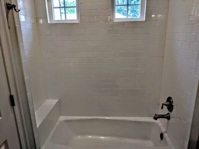 Building Photo - An amazing Townhouse for people who like big open space down Bedroom 4 Bathroom 3.5