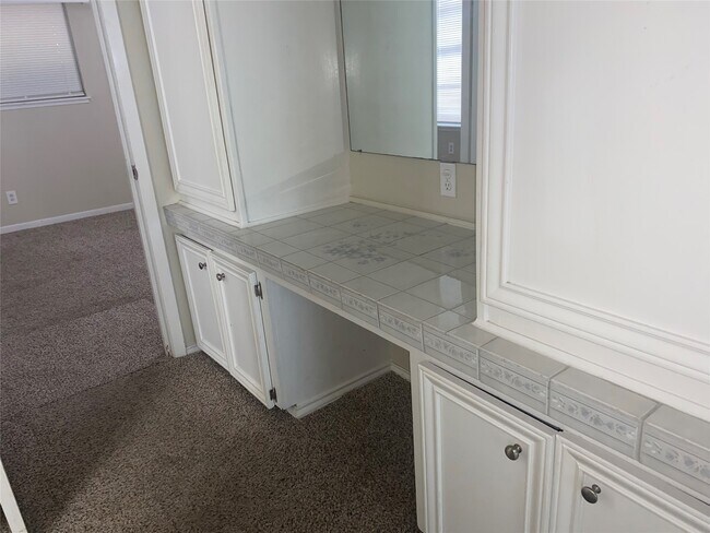 Building Photo - 181 Barracuda St