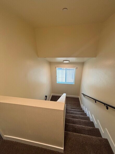 Building Photo - 148 W 79th St