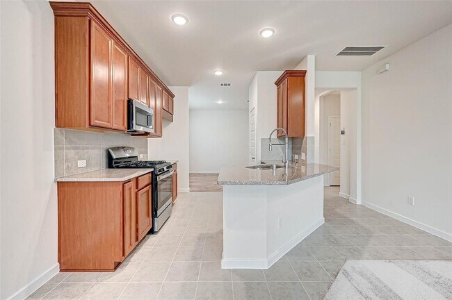 Building Photo - 18822 Fulvetta Haven Way