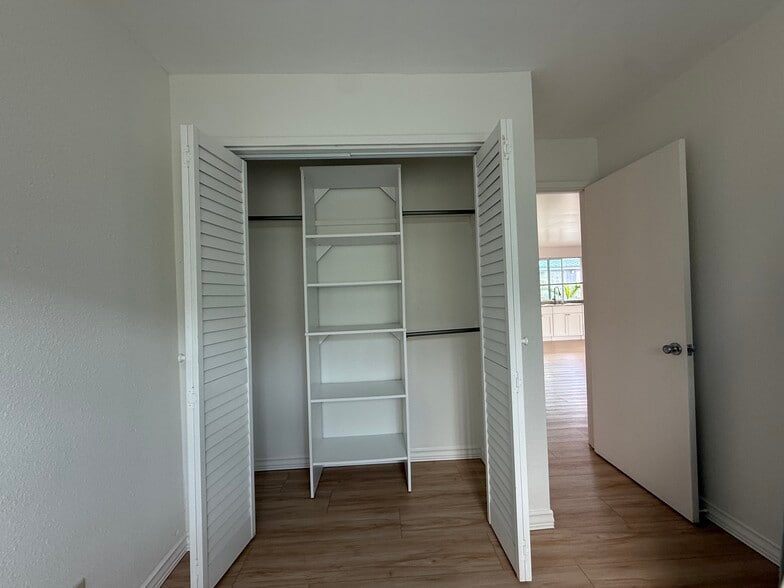 Bedroom - 74-5054 Kealapua St