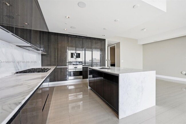 Building Photo - 3250 NE 188th St