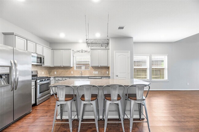 Building Photo - 6418 Shadowbrook Hollow Trail