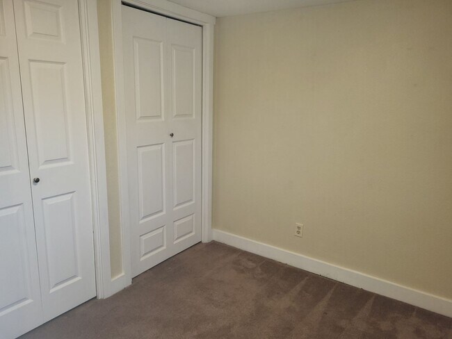 Building Photo - LaGassey - 802 A/B/C