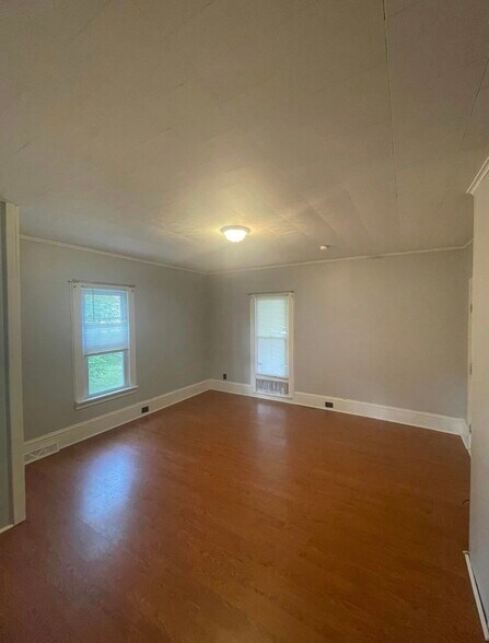 Building Photo - 347 Euclid Ave