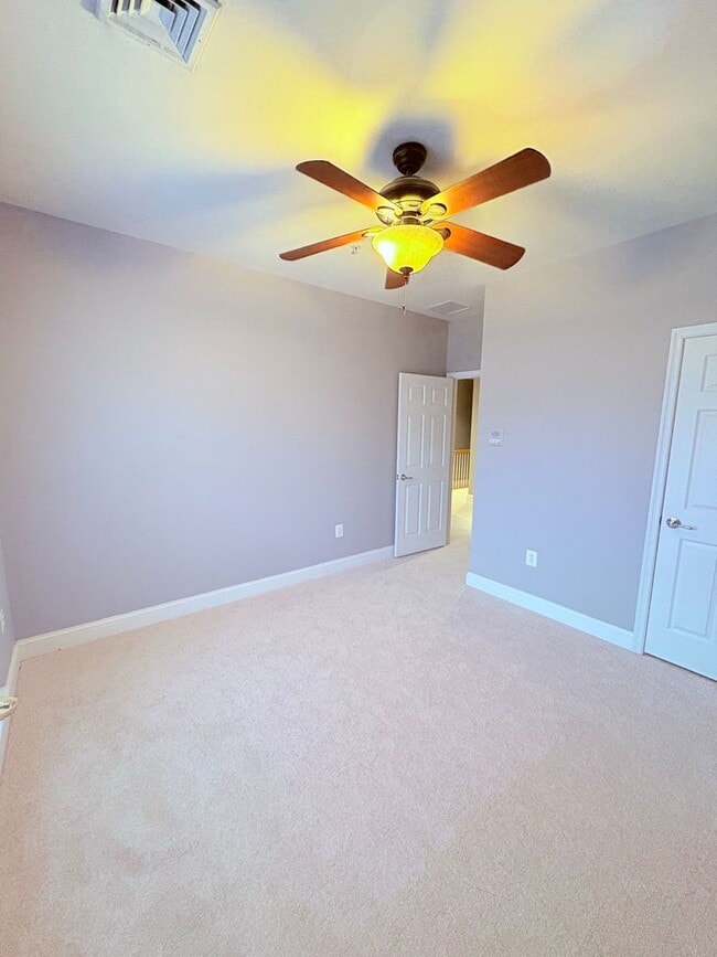 Building Photo - POTOMAC CLUB - TOWNHOUSE CONDO