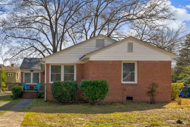 Building Photo - 814 N Buchanan Blvd