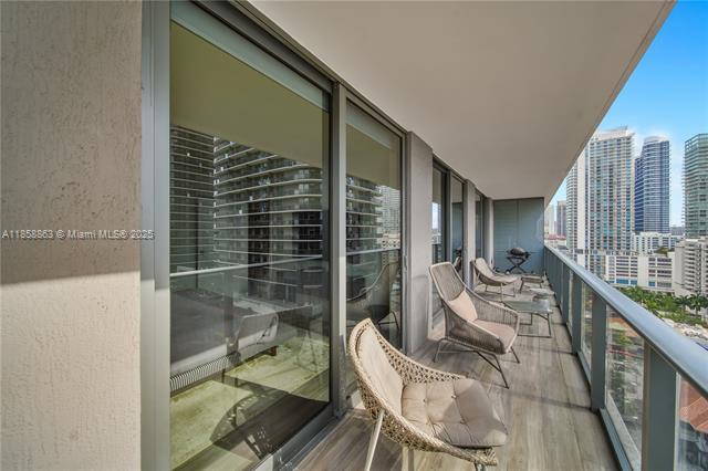 Building Photo - 801 S Miami Ave