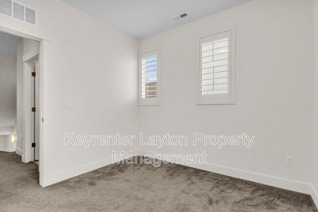 Building Photo - 5141 Rambutan Wy