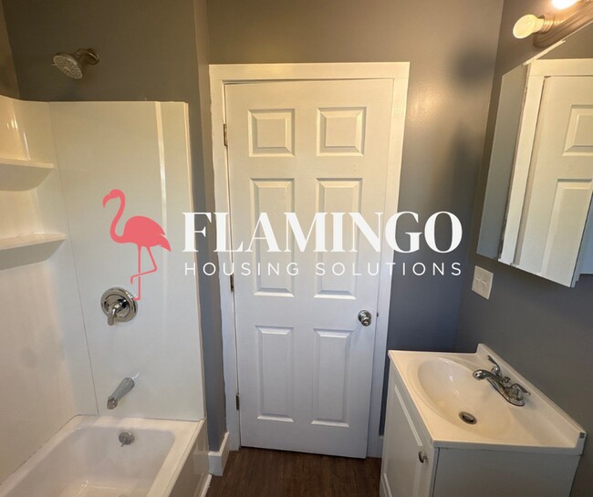 Building Photo - Cozy 2-Bedroom Home with Central Air in Dayton's Belmont Area