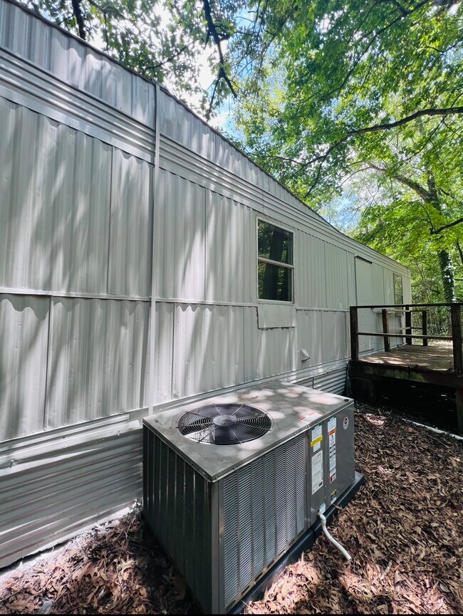 Building Photo - 1074 Enoch Ln