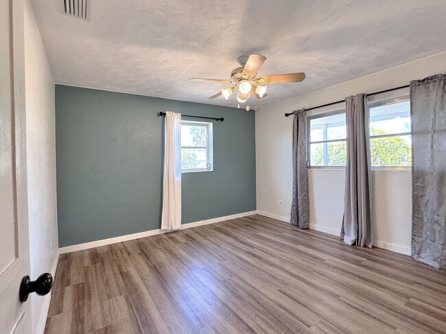Building Photo - Peaceful 2-Bedroom Home Near Lake Starr