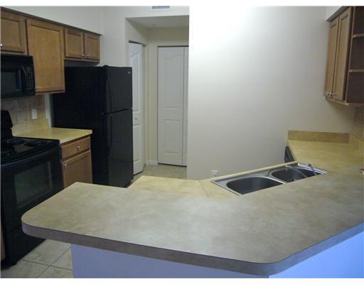 Building Photo - 4203 Myrtlewood Cir E