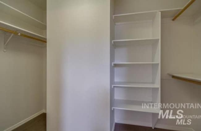 Building Photo - Townhome Columbia Village – Close to Everything Boise Offers