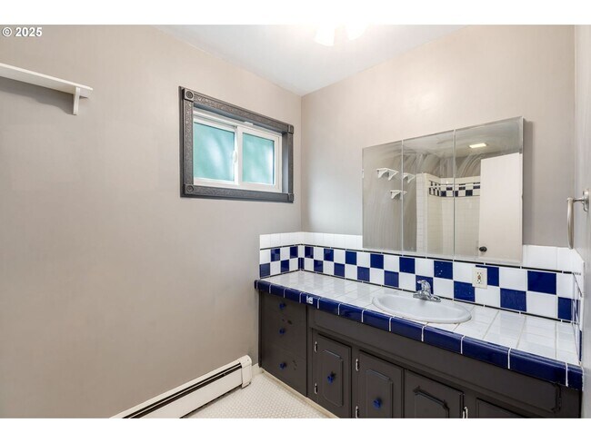 Building Photo - Classic Hillsboro Home with Two Spacious B...