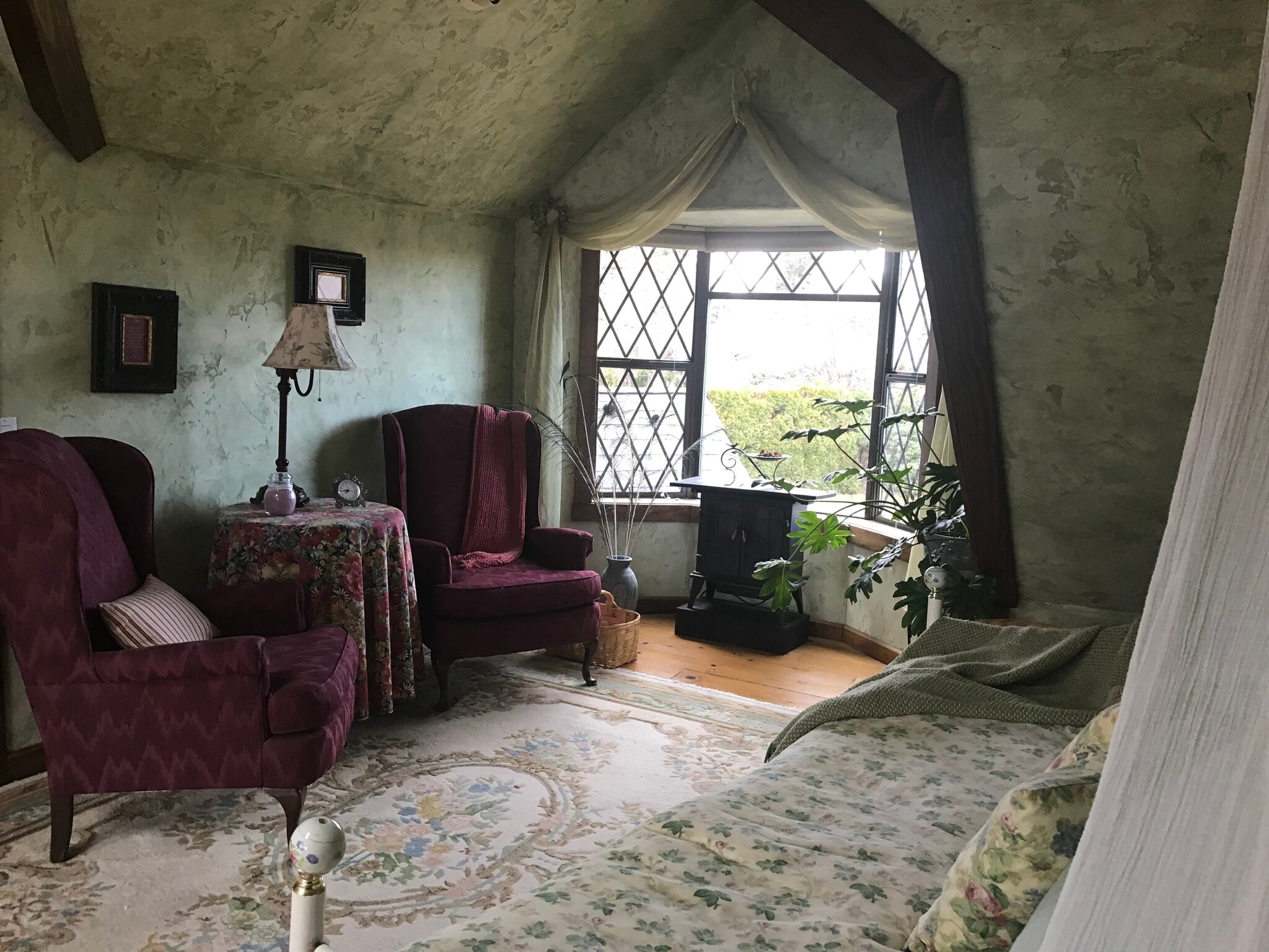 Building Photo - 2004 NE 8th St