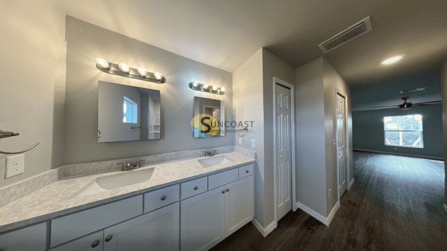 Building Photo - 1720 NW 9th Pl