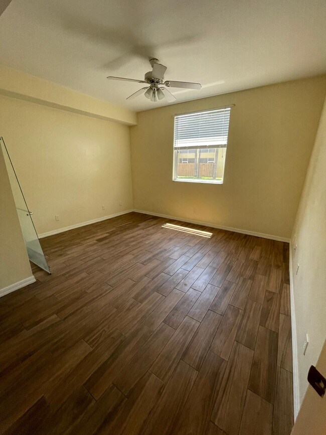 Building Photo - 4287 Bellasol Circle Loop