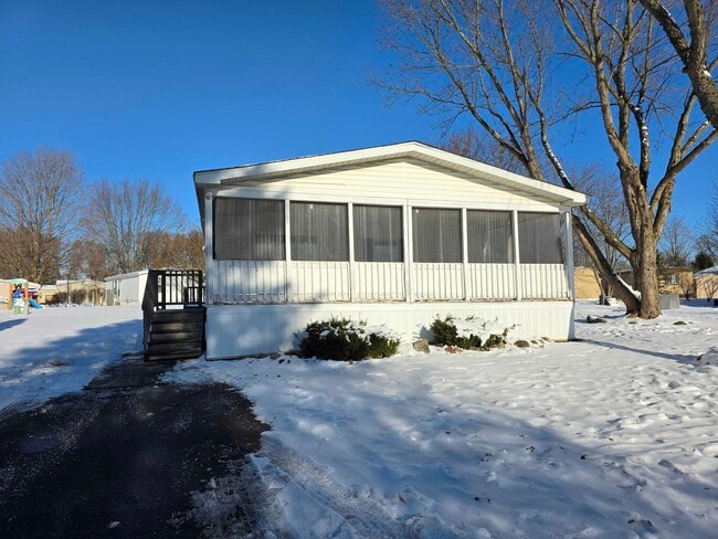 Building Photo - 4421 Beechwood St