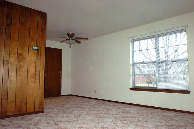 Interior Photo - Magnolia Manor