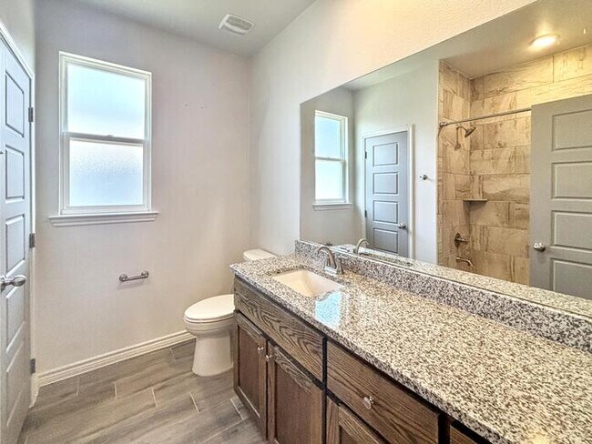 Building Photo - 725 Freedom Cir