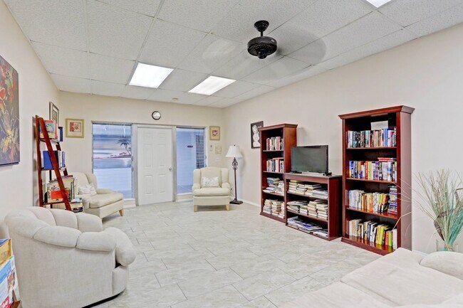 Building Photo - 2680 Barkley Dr E