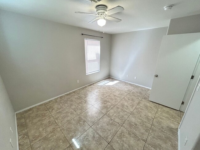 Building Photo - Charming 3 Bed/3Bath, 2-Story Home nestled...