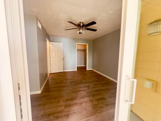 Building Photo - 225 S Tropical Trail