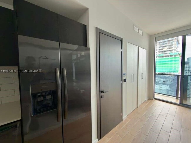 Building Photo - 398 NE 5th St