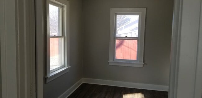 Building Photo - CLOSE TO RIVERSIDE PARK!  3br 1bath bungal...