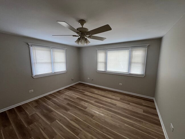 Building Photo - 4813 W 102nd St