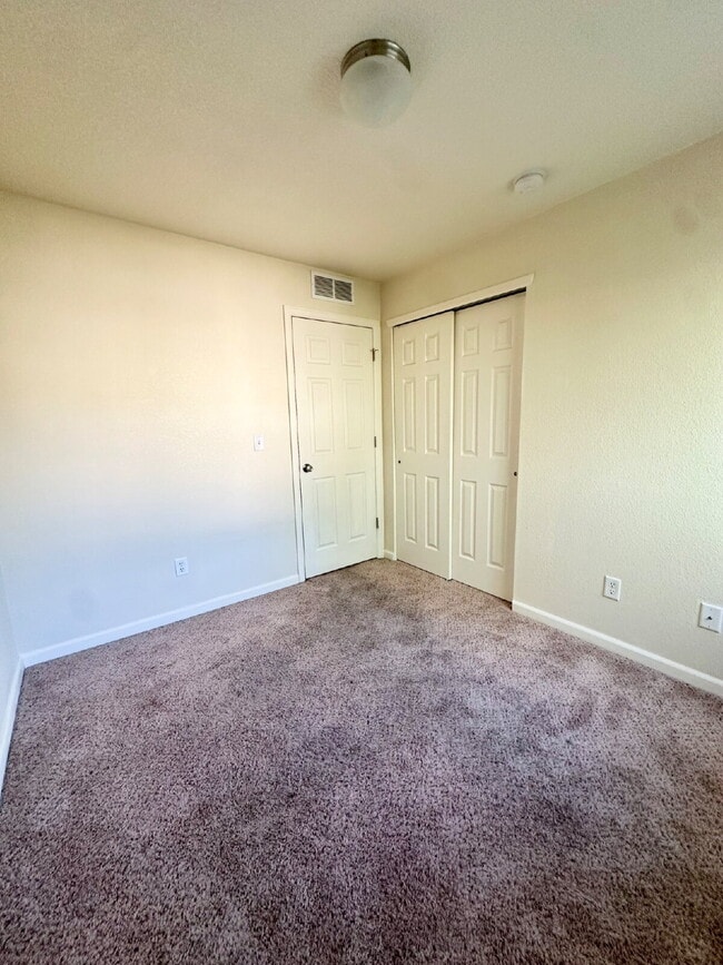 Building Photo - 204 Abby Rd