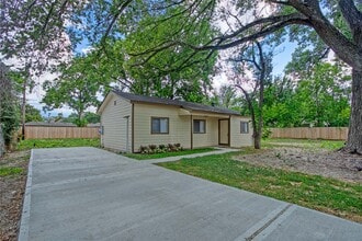 Building Photo - 10055 Hardison Ln