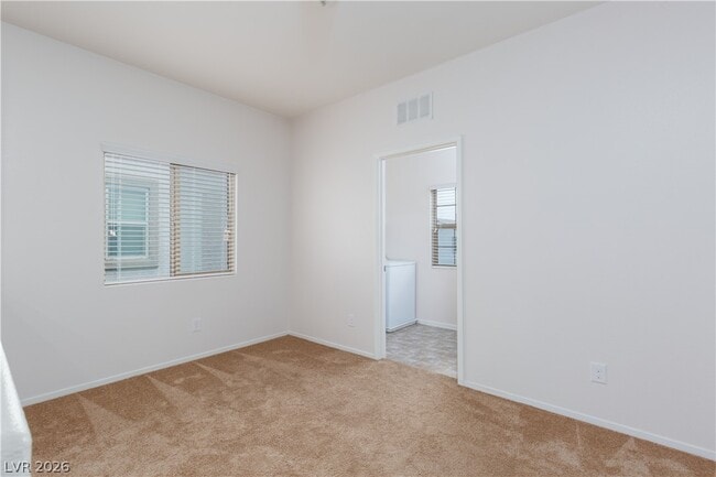 Building Photo - 2875 Rough Green St