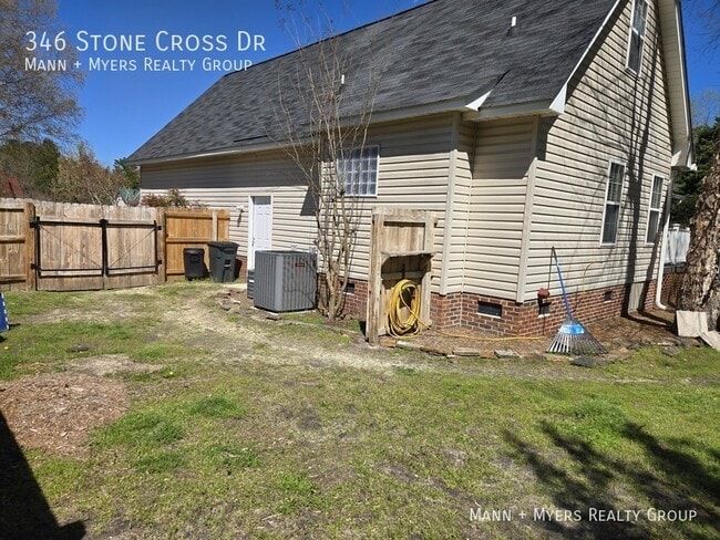 Building Photo - 346 Stone Cross Dr