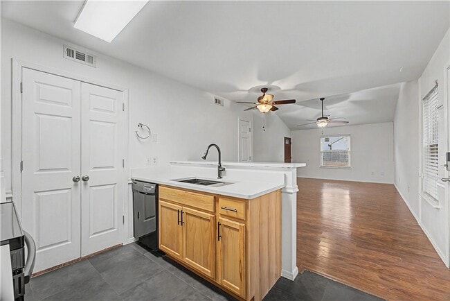 Building Photo - 4805 Bonita Pl