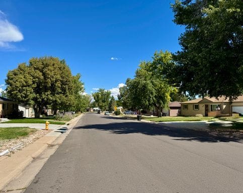Building Photo - Large Single Family Home Available NOW!!