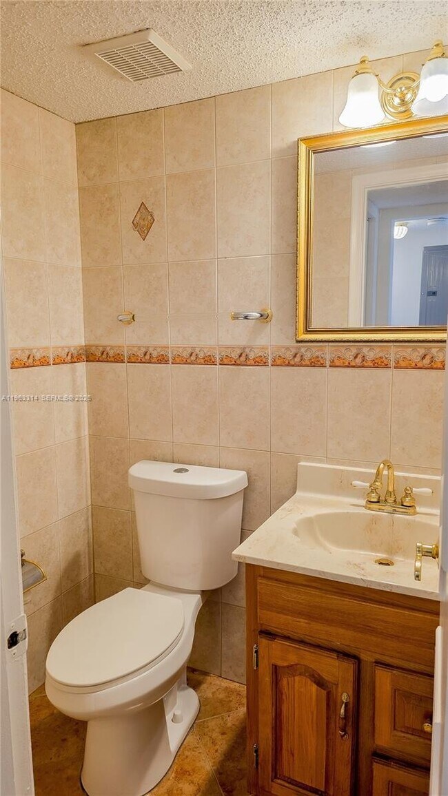 Building Photo - 317 NW 109th Ave