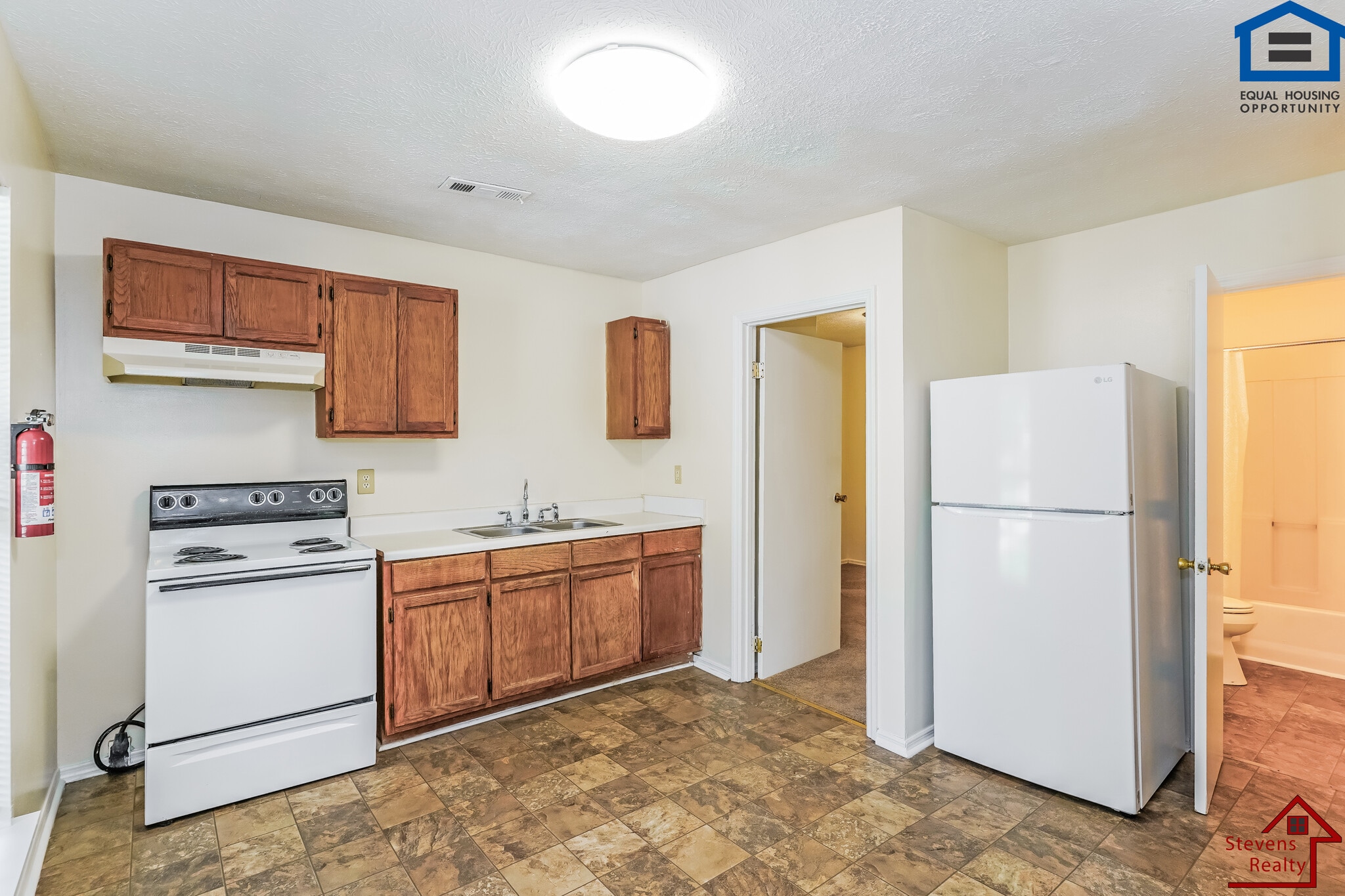 Building Photo - 140 Bybee Woods Dr