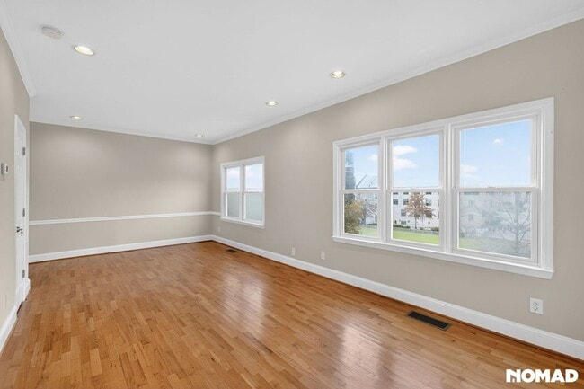 Building Photo - 75 E Wesley Rd NE